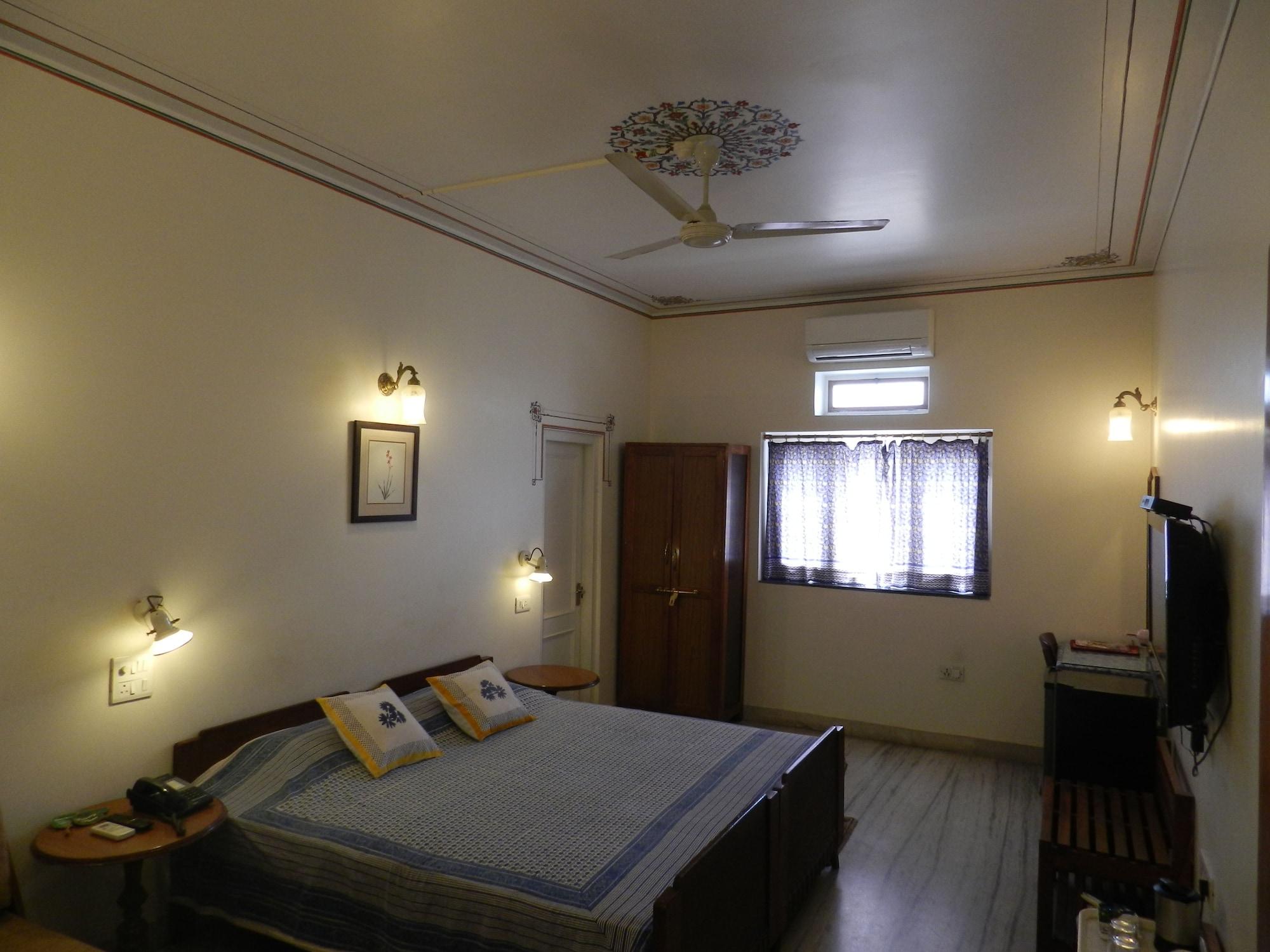 Tara Niwas Hotel Джайпур Екстериор снимка